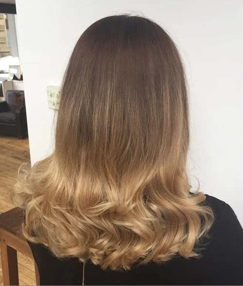 COLOR INTO CURLS WITH SUBTLE OMBRE