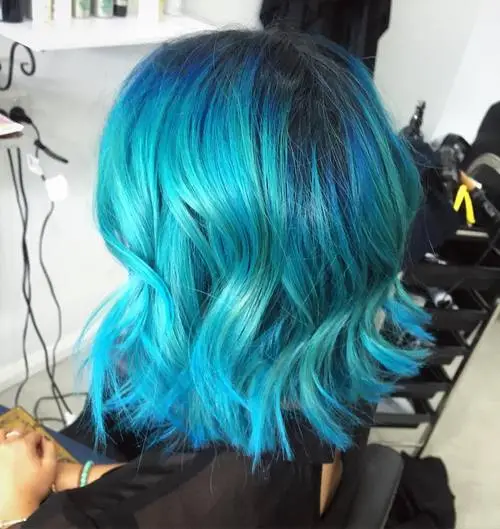 AQUARIUS BOB WITH DARK ROOTS