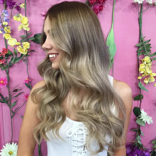 BRONDE HAIR WITH SILVER BABYLIGHTS