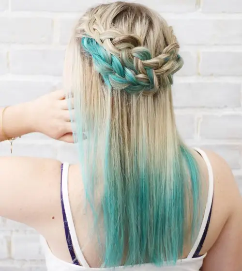 BLONDE HAIR WITH MINT BLUE TIPS