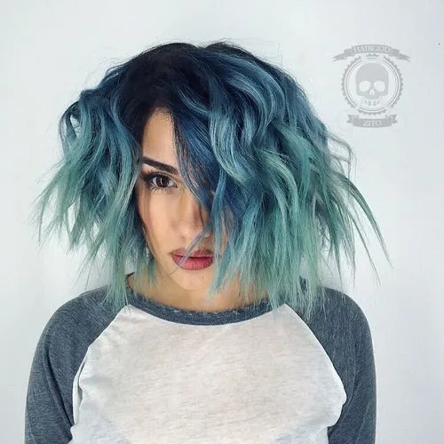 MESSY BOB IN PASTEL HUES